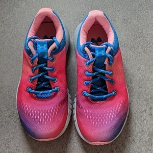 Under Armour Girls athletic shoes sneakers